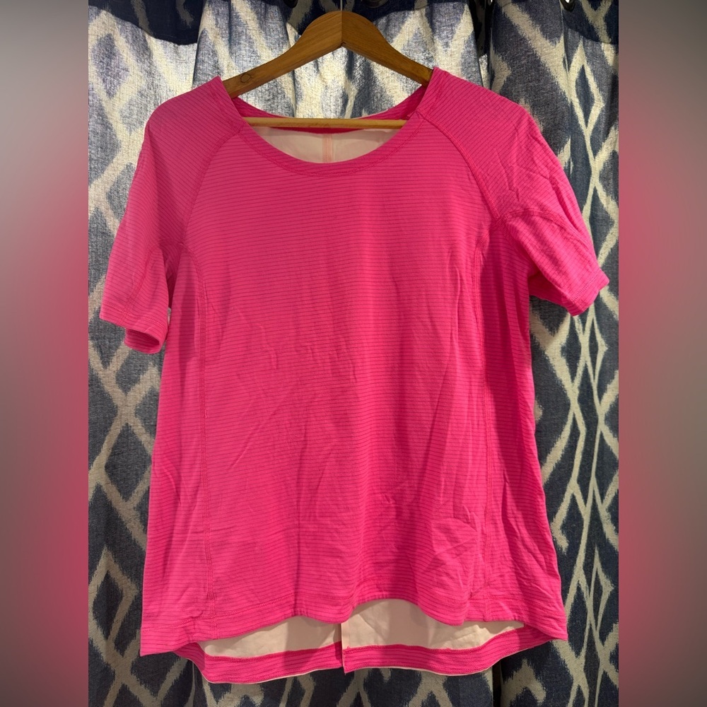 Lululemon Pink Striped Tee with Split Back EST Size 10
